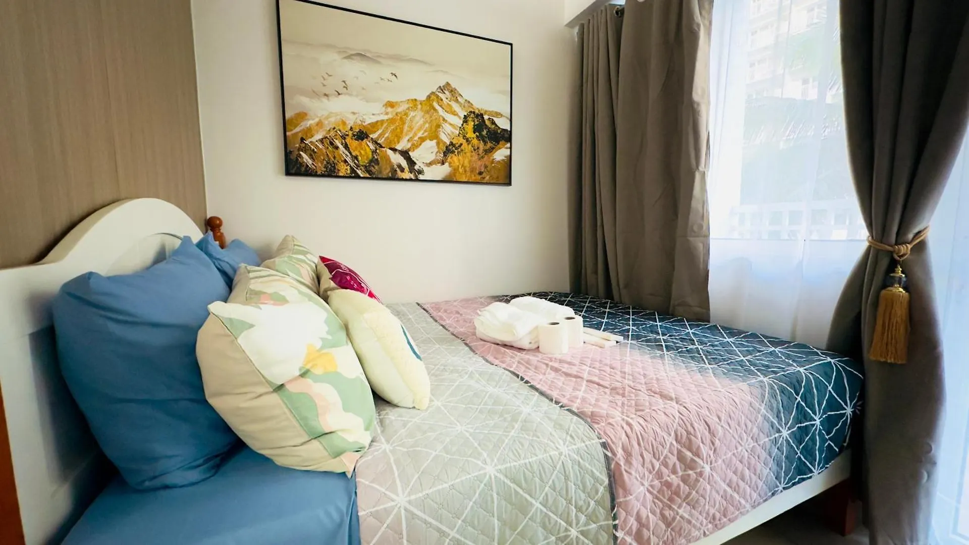 Art'S Nest At Shore Residences Pasay 0*,  Philippines