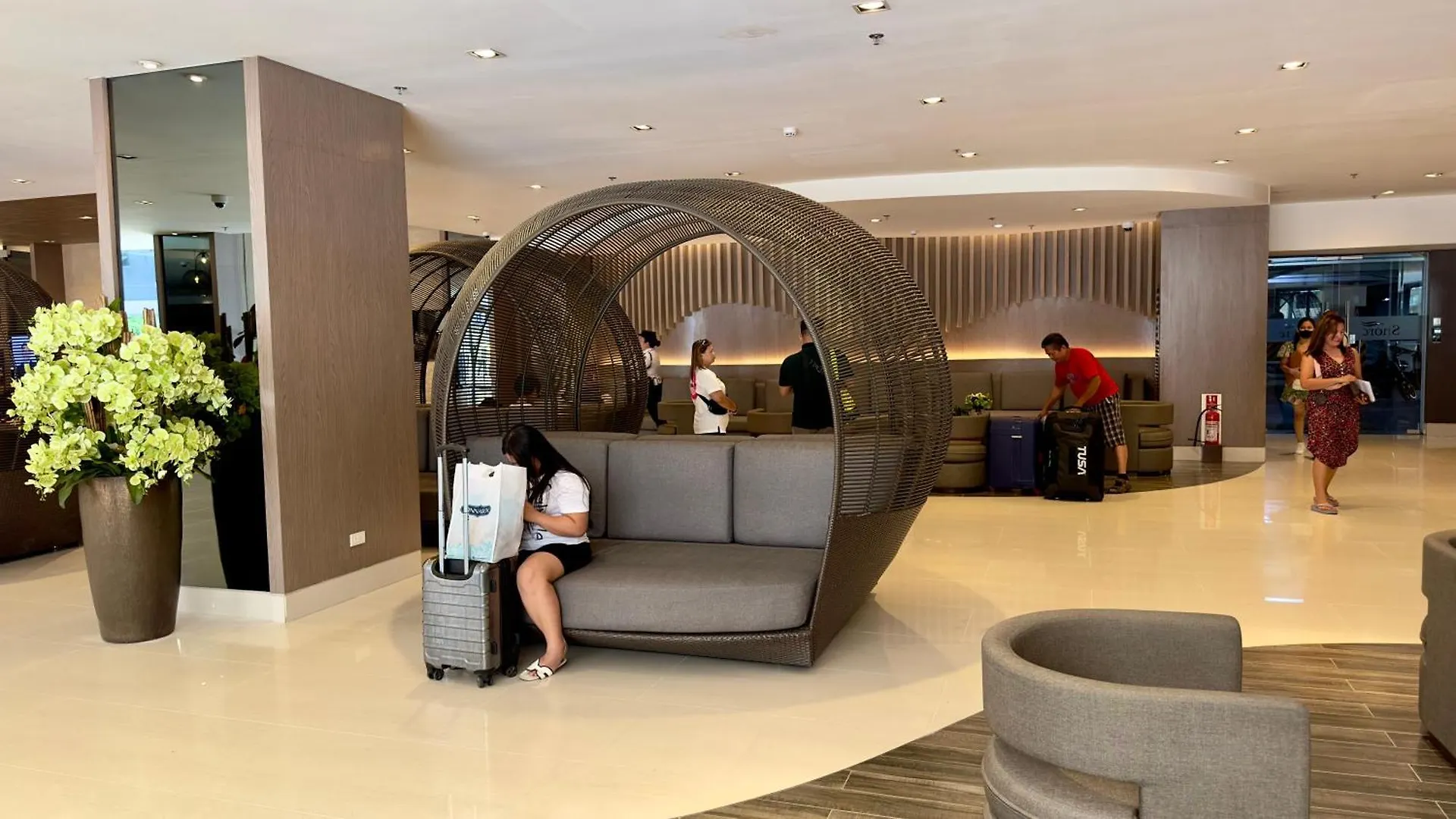 Art'S Nest At Shore Residences Pasay Aparthotel