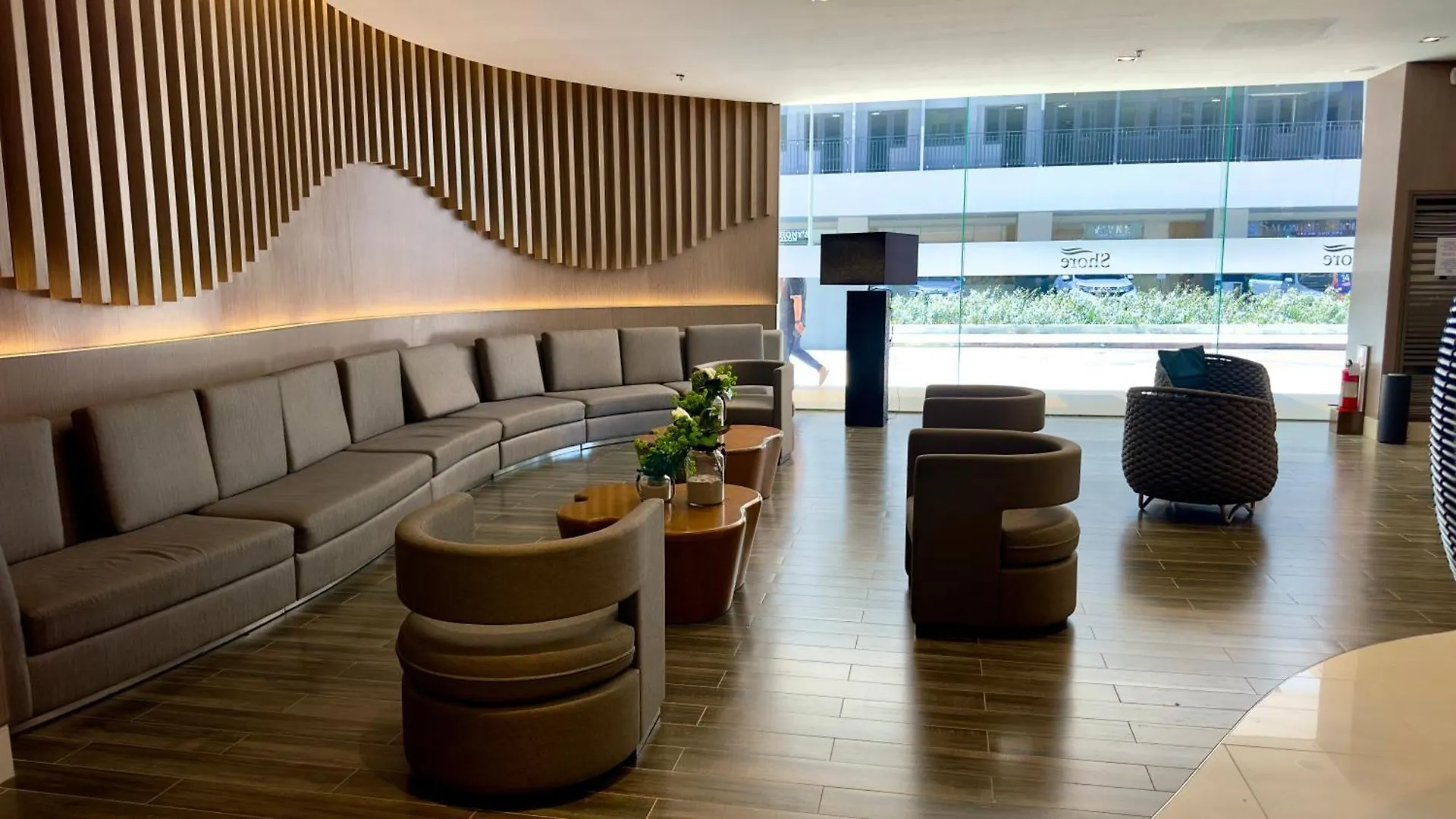Art'S Nest At Shore Residences Pasay Aparthotel
