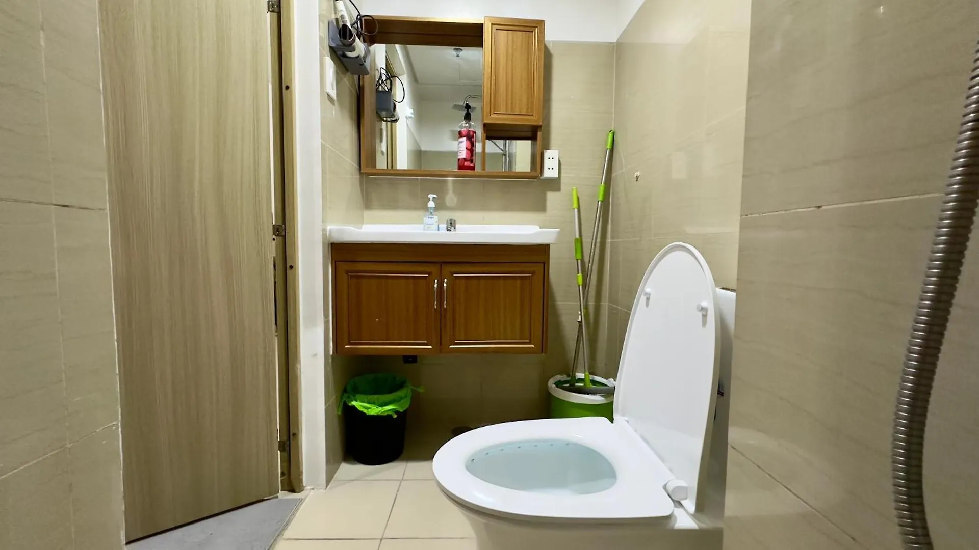Art'S Nest At Shore Residences Pasay